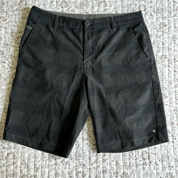 Ripcurl Men’s Hybrid Short (Water/Land 32) - Barely Used - Picture 1 of 3